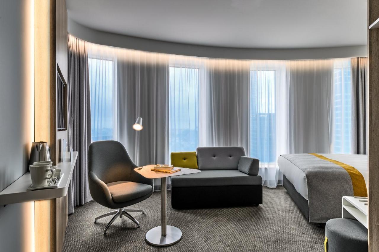 Holiday Inn Express - Warsaw - The Hub, An Ihg Hotel Esterno foto